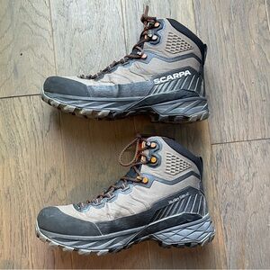 Like new, Men’s Scarpa Rush TRK LT GTX boots, size 8